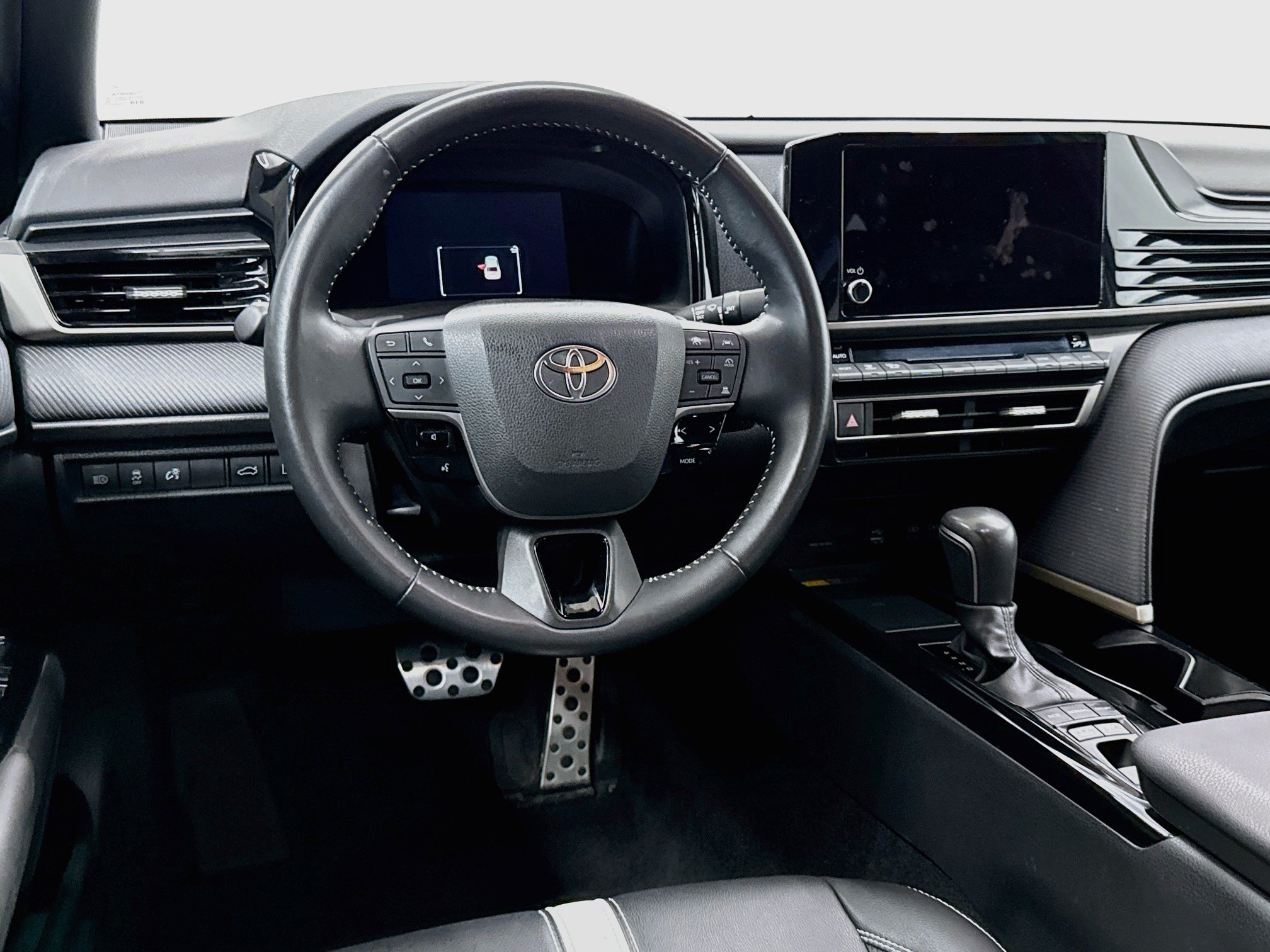 Used 2025 Toyota Camry SE FWD image 18