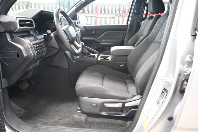 Used 2025 Toyota 4Runner SR5 AWD/4WD image 10