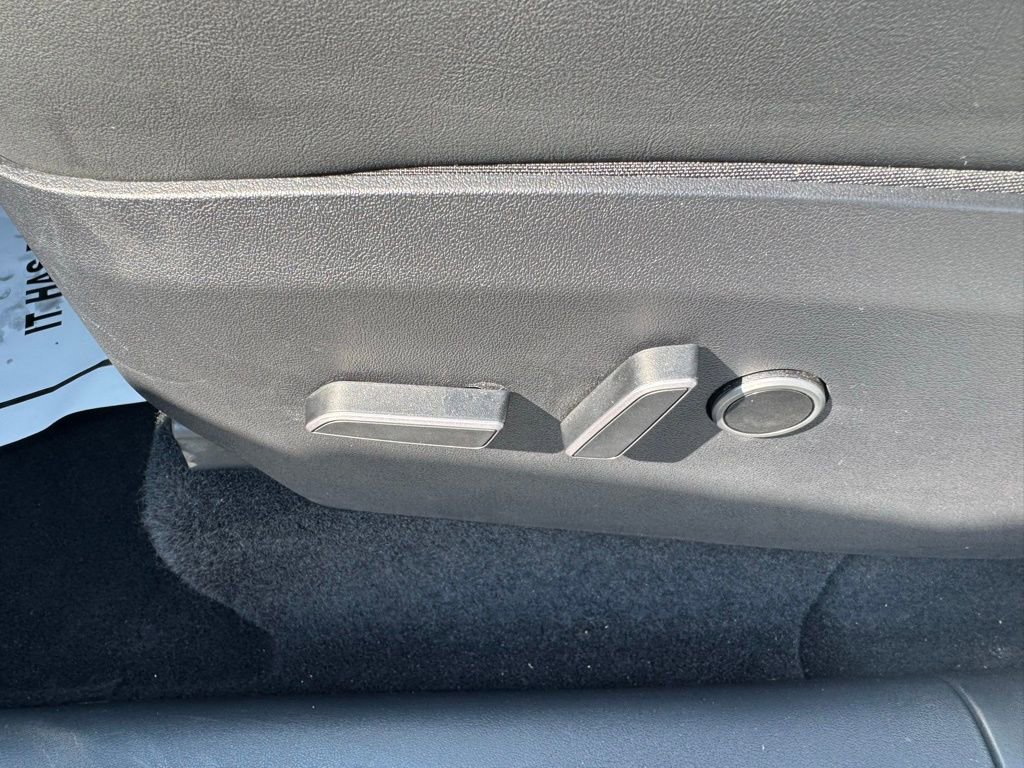 Used 2023 Tesla Model Y Long Range image 19