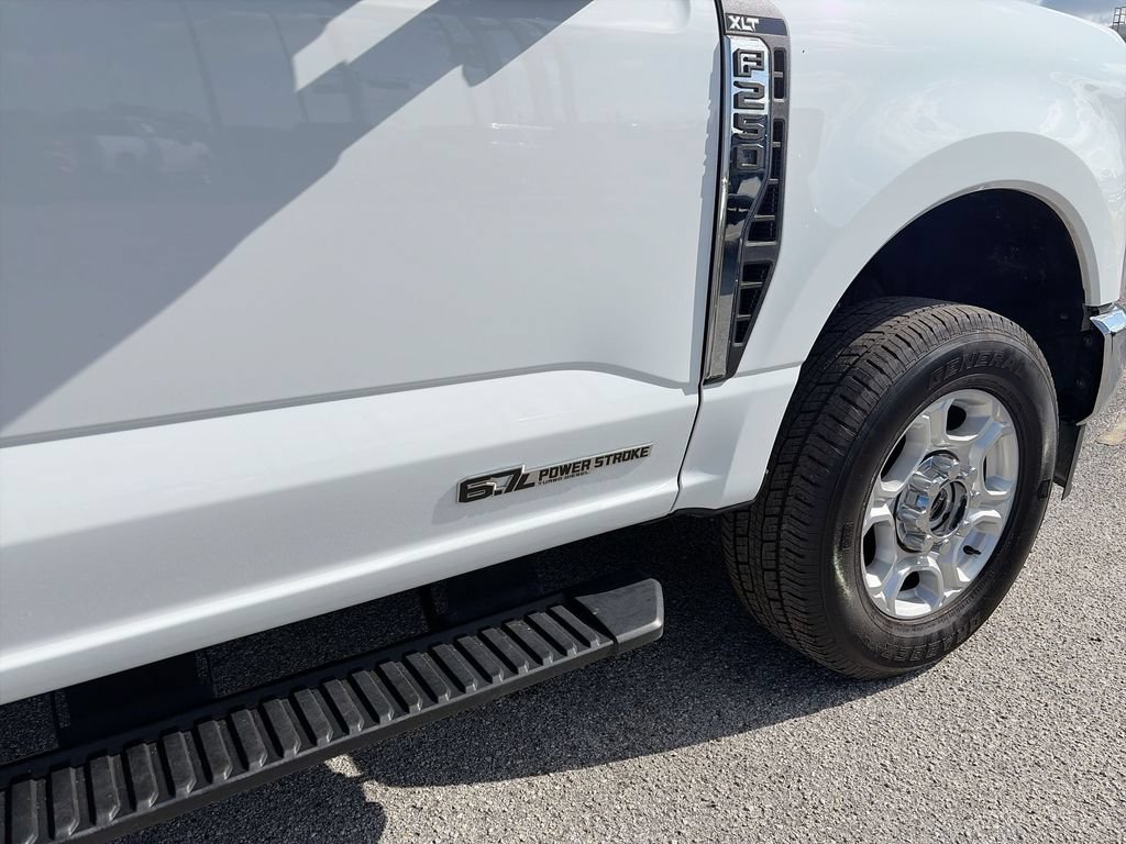 Used 2025 Ford F250 XLT AWD/4WD image 43