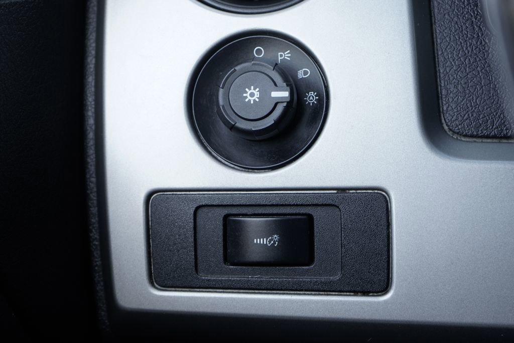 Used 2011 Ford F150 Raptor w/ Raptor Luxury Pkg image 19