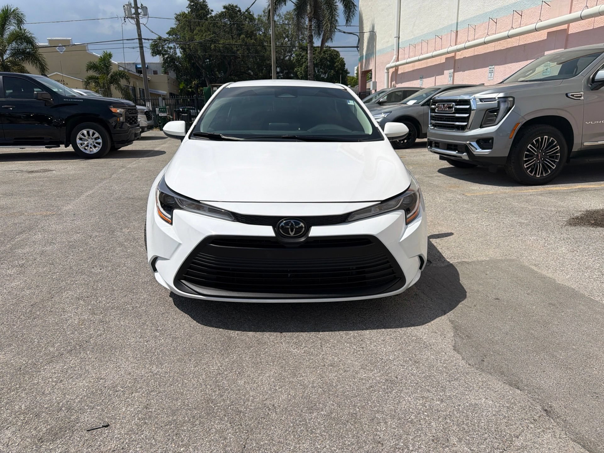 Used 2025 Toyota Corolla LE FWD image 2