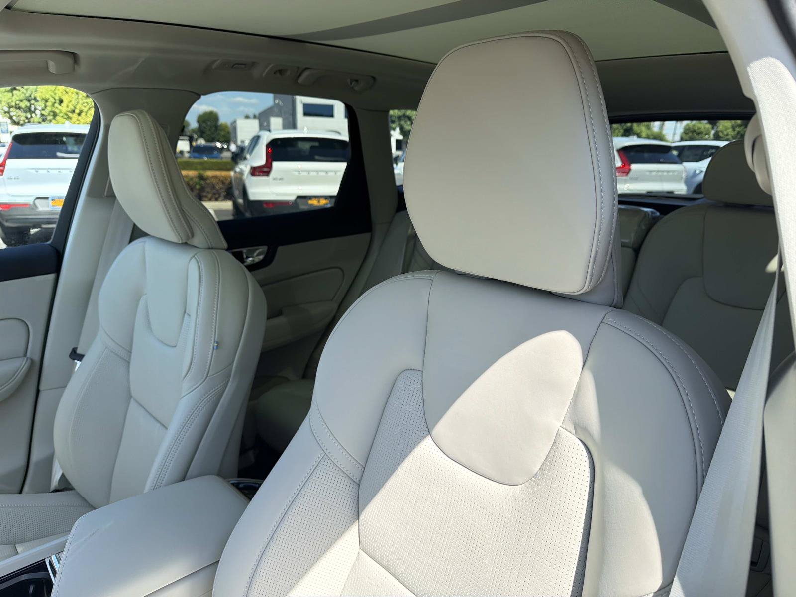 New 2027 Volvo XC60 B5 Ultra AWD/4WD image 15