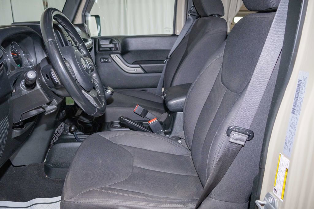 Used 2018 Jeep Wrangler Unlimited Sport S image 11