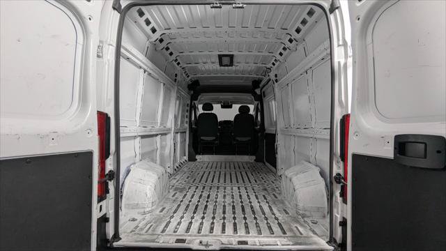Used 2024 RAM ProMaster 2500 w/ Convenience Group FWD image 14