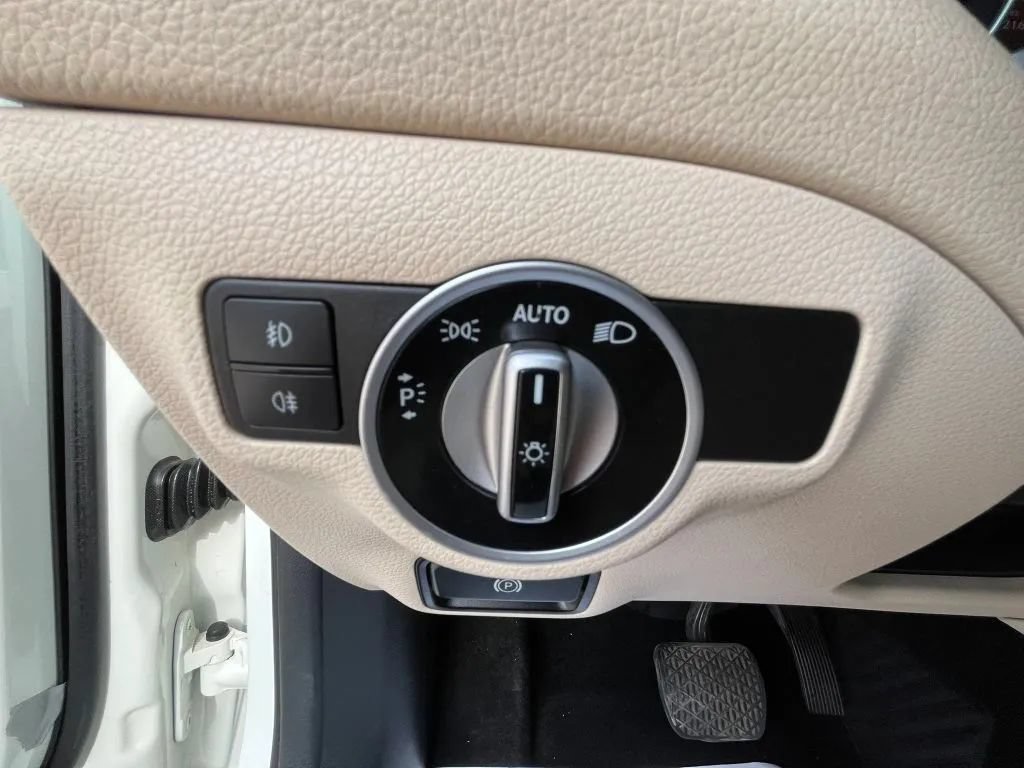 Used 2015 Mercedes-Benz GLA 250 image 25