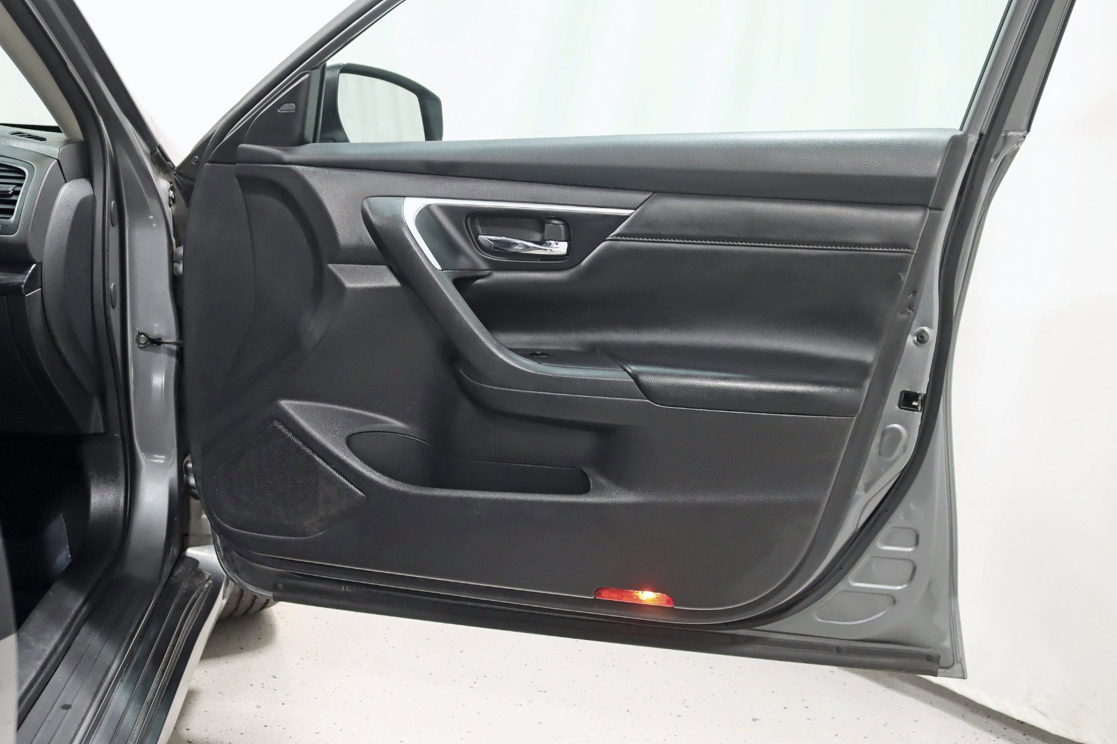 Used 2017 Nissan Altima 2.5 SL w/ Moonroof Package image 30