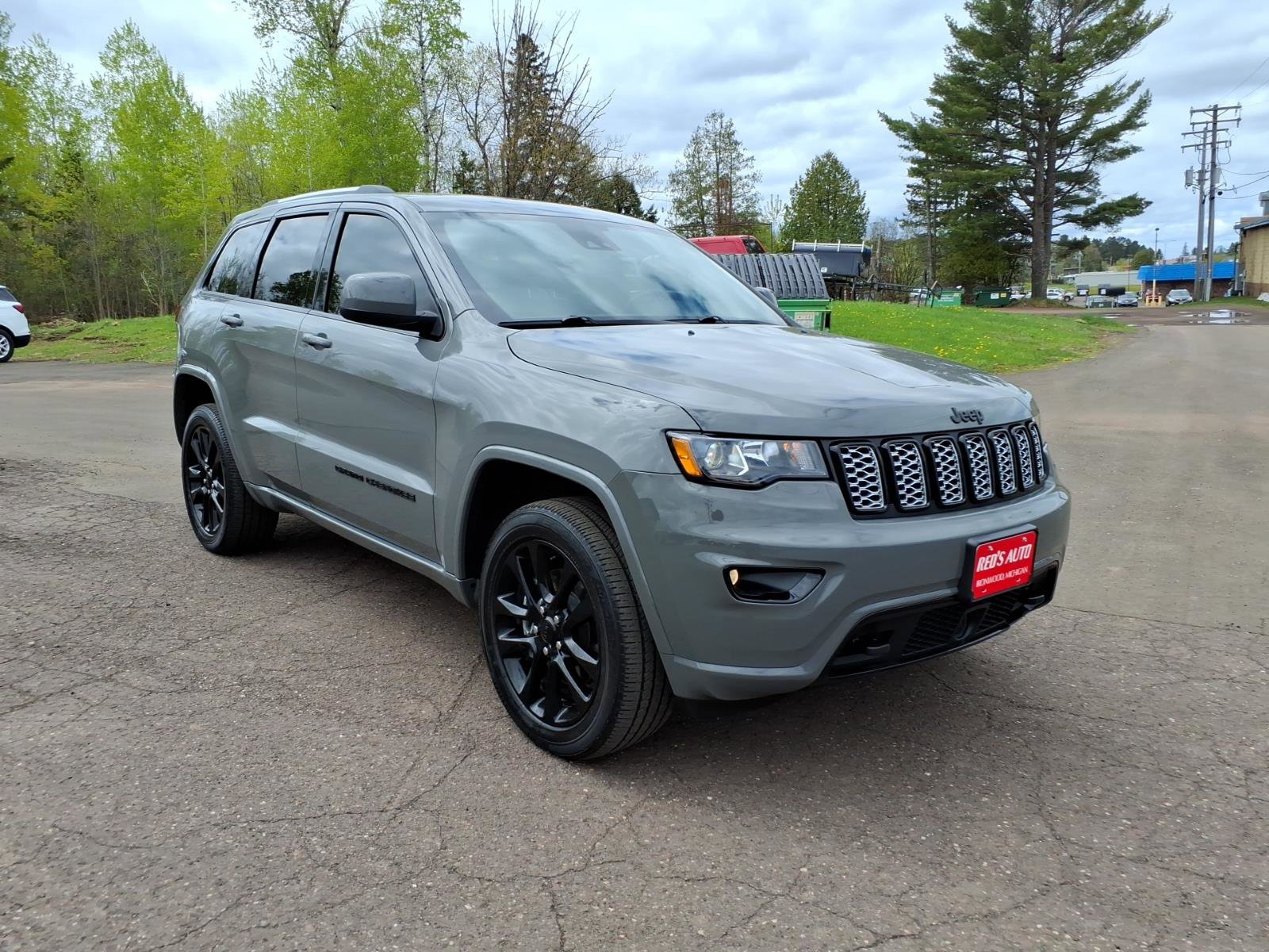 Used 2021 Jeep Grand Cherokee Altitude AWD/4WD image 8