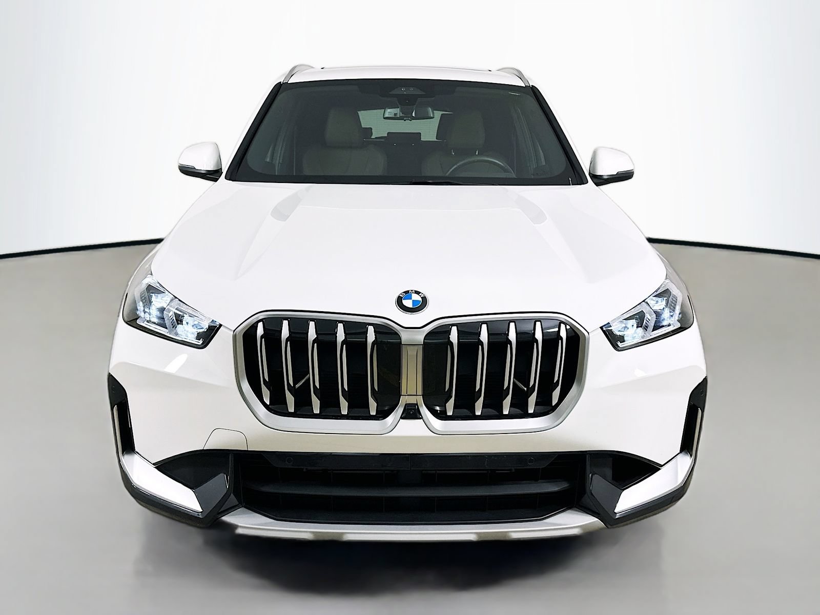 Used 2025 BMW X1 xDrive28i AWD/4WD image 2