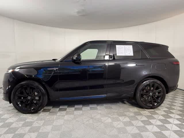 Used 2025 Land Rover Range Rover Sport Dynamic SE AWD/4WD image 3