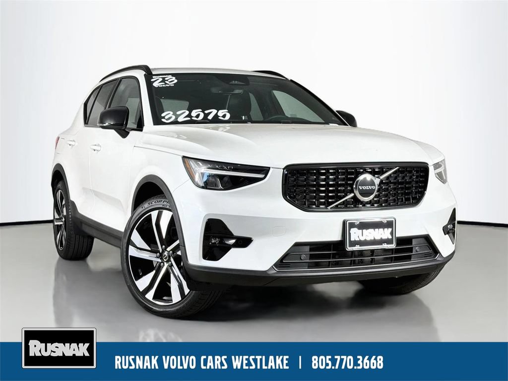 Certified 2023 Volvo XC40 B5 Plus w/ Protection Package Premier AWD/4WD image 1