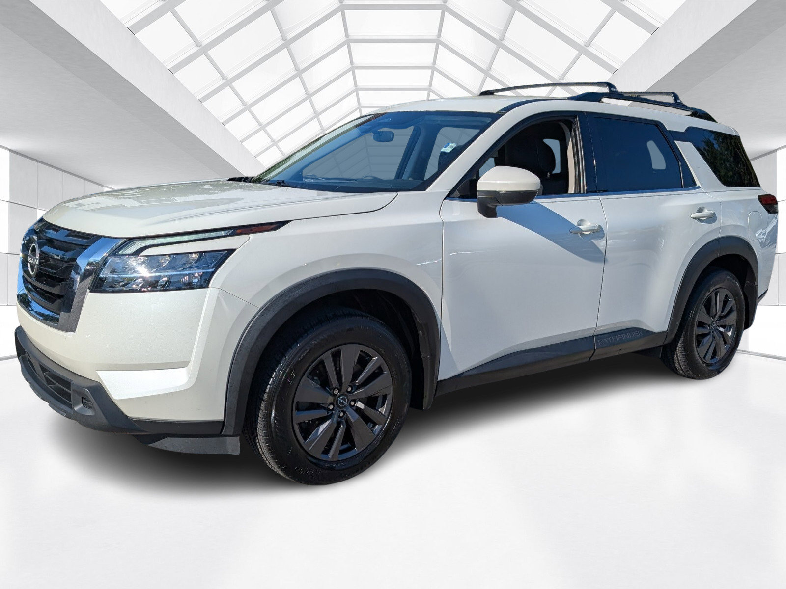 Used 2022 Nissan Pathfinder SV image 3