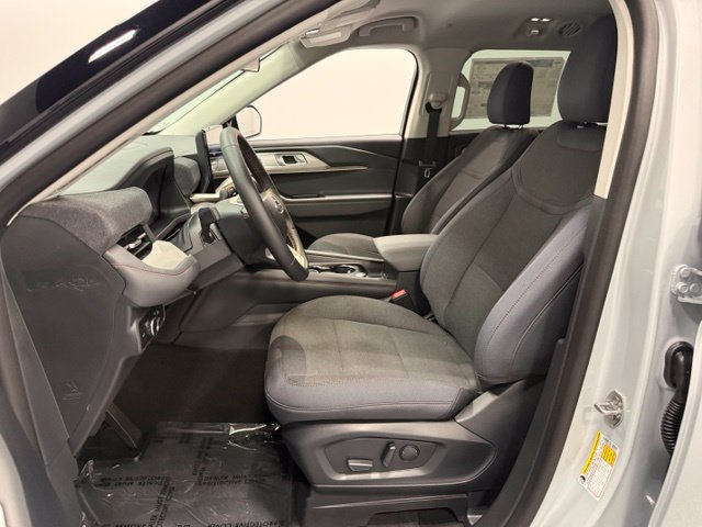 New 2026 Ford Explorer Active RWD image 10