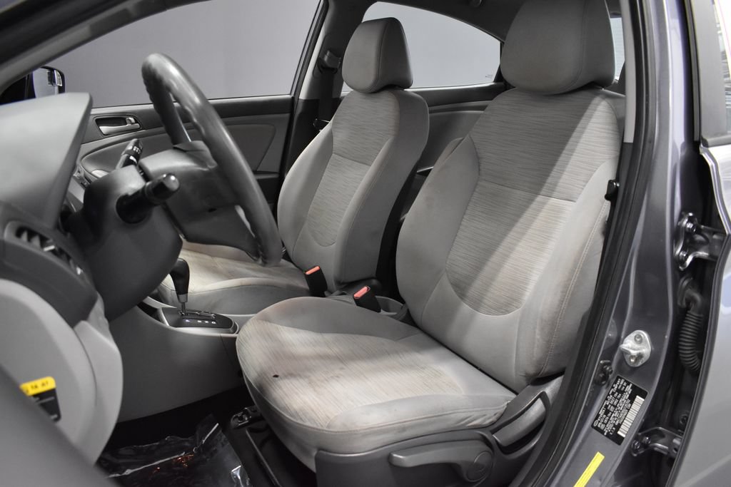 Used 2016 Hyundai Accent SE FWD image 5