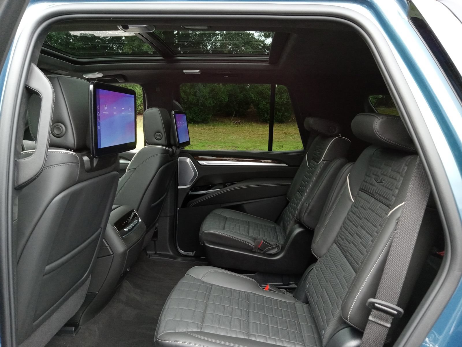 Certified 2026 Cadillac Escalade Platinum Sport AWD/4WD image 26
