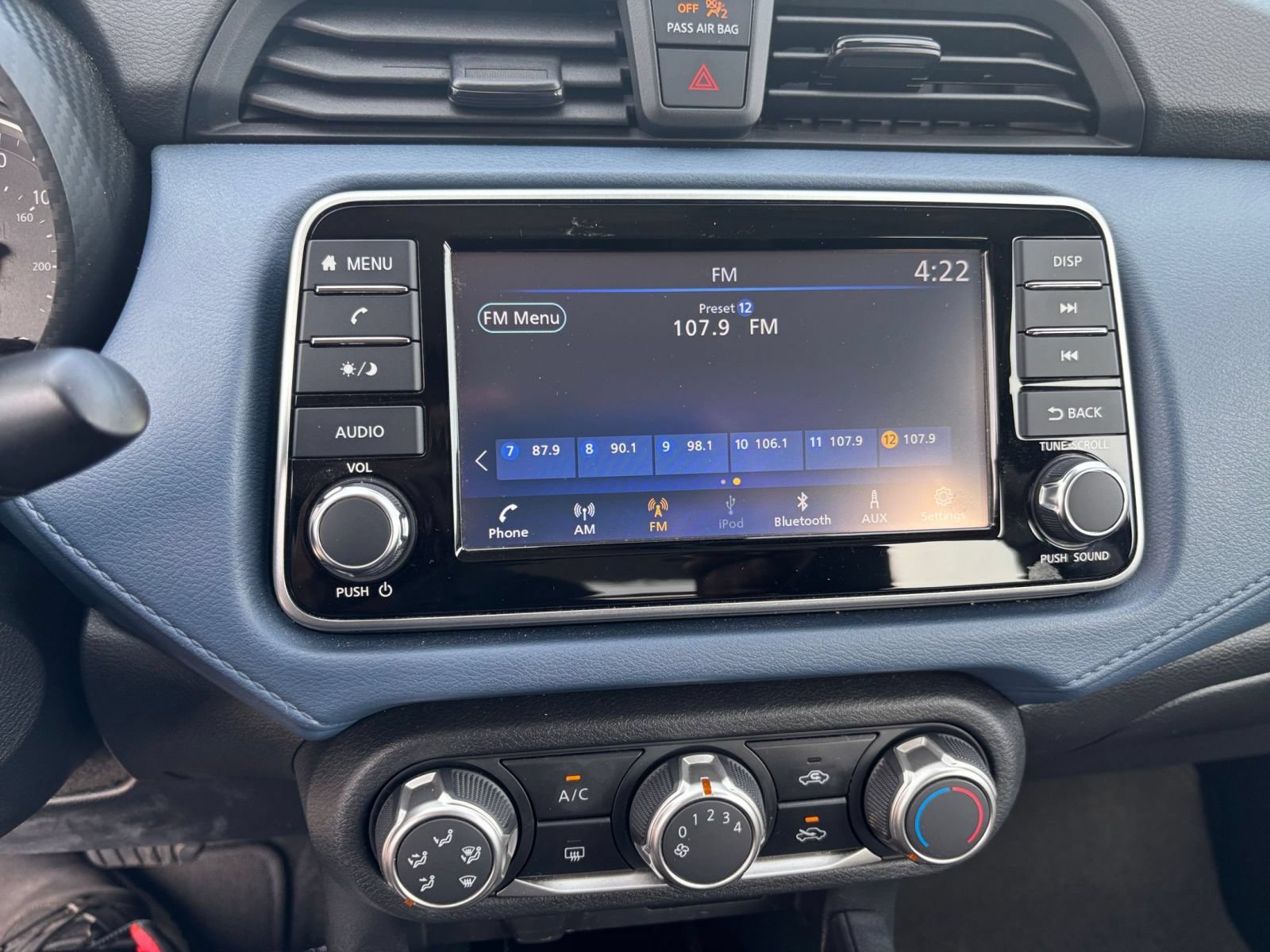 Used 2025 Nissan Versa SV FWD image 17