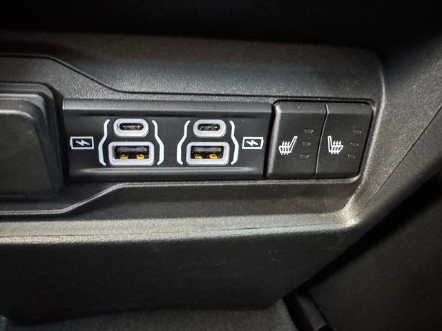Used 2023 Jeep Grand Cherokee Limited w/ Luxury Tech Group II AWD/4WD image 23