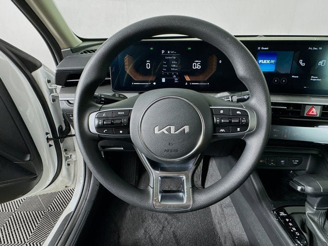 New 2025 Kia K5 LXS FWD image 11