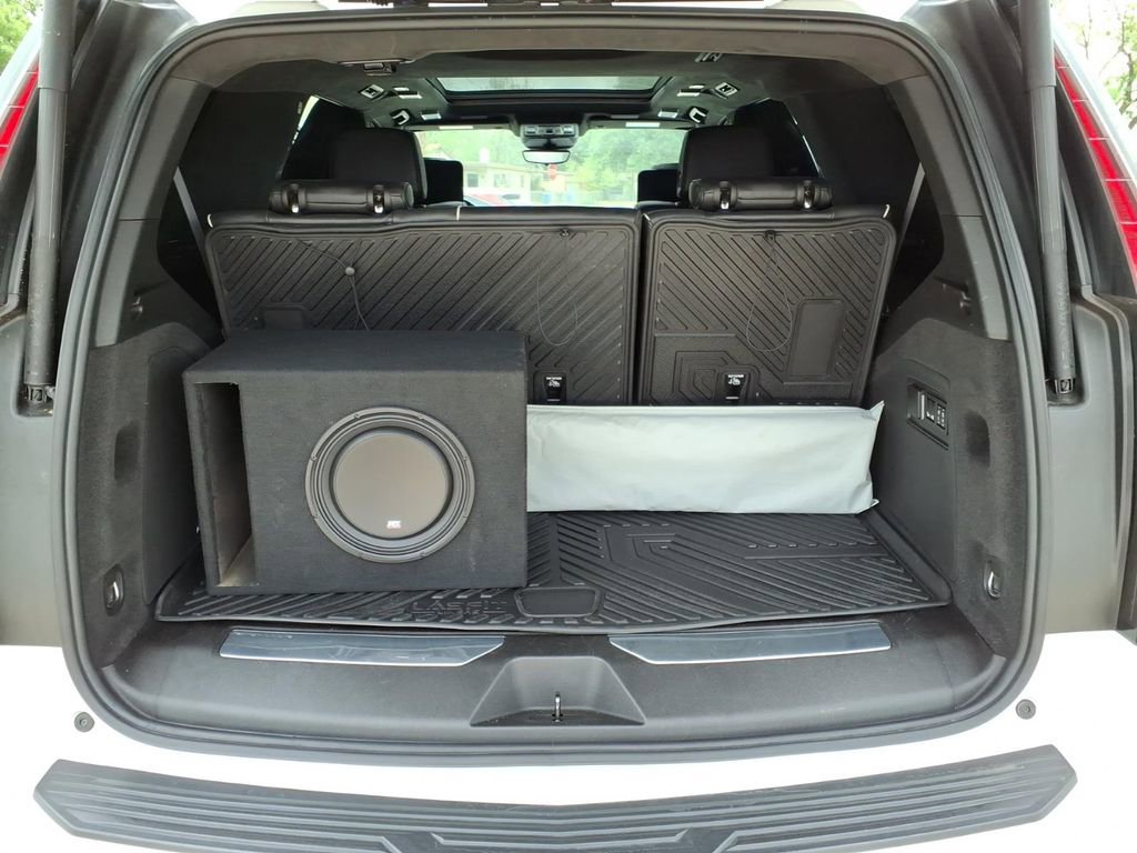 Used 2022 Cadillac Escalade Sport Platinum image 12