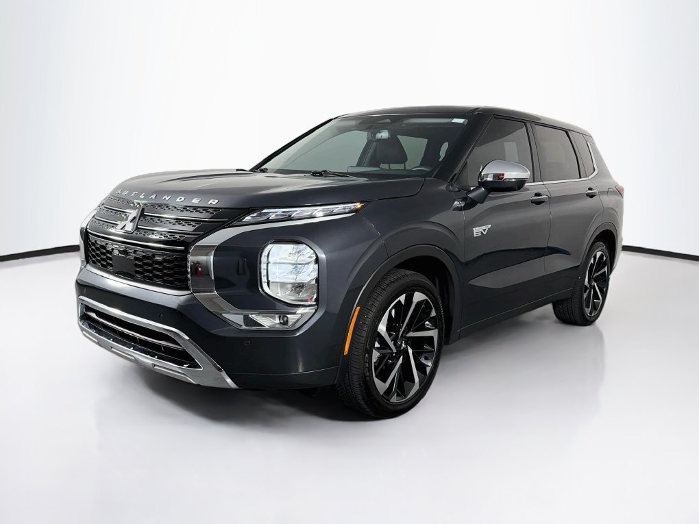 Used 2025 Mitsubishi Outlander SE AWD/4WD image 3