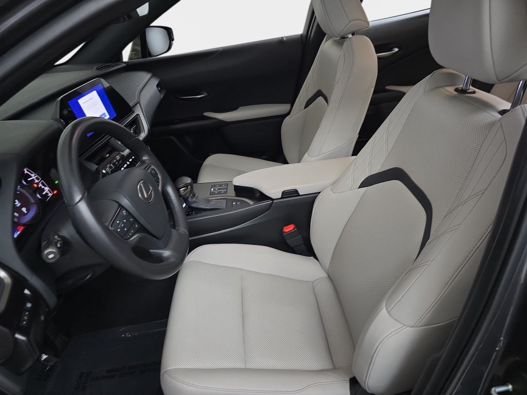 Certified 2024 Lexus UX 250h F Sport AWD/4WD image 18