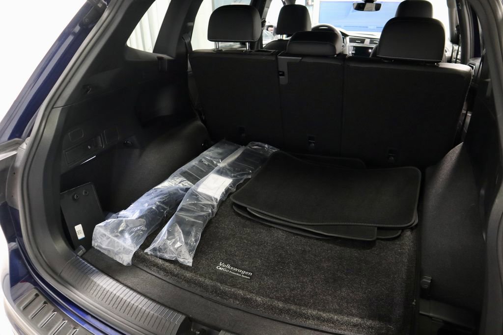 Used 2022 Volkswagen Tiguan SEL R-Line image 14