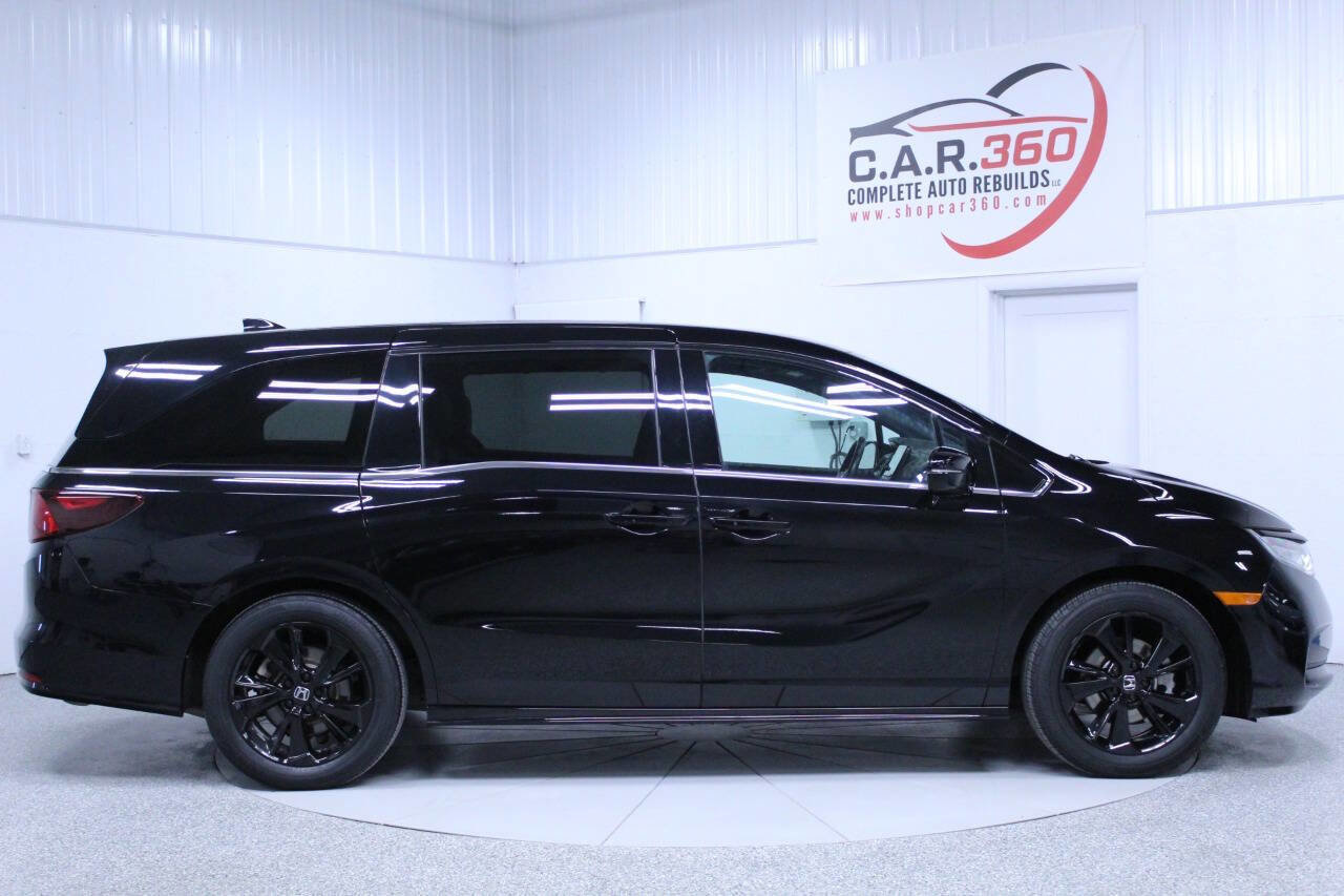 Used 2023 Honda Odyssey Sport image 7