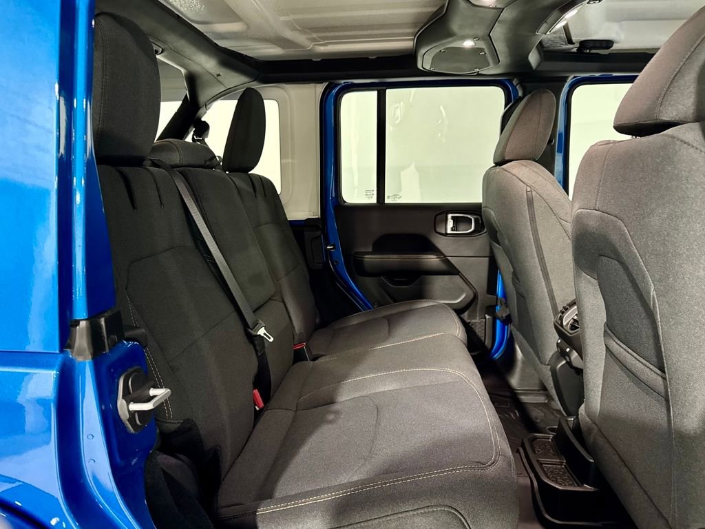 Used 2024 Jeep Wrangler Unlimited Sahara w/ Technology Group image 29