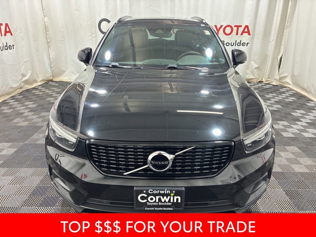 Used 2022 Volvo XC40 T5 R-Design w/ Climate Package image 2