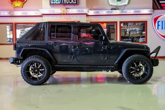 Used 2017 Jeep Wrangler Unlimited Willys image 10
