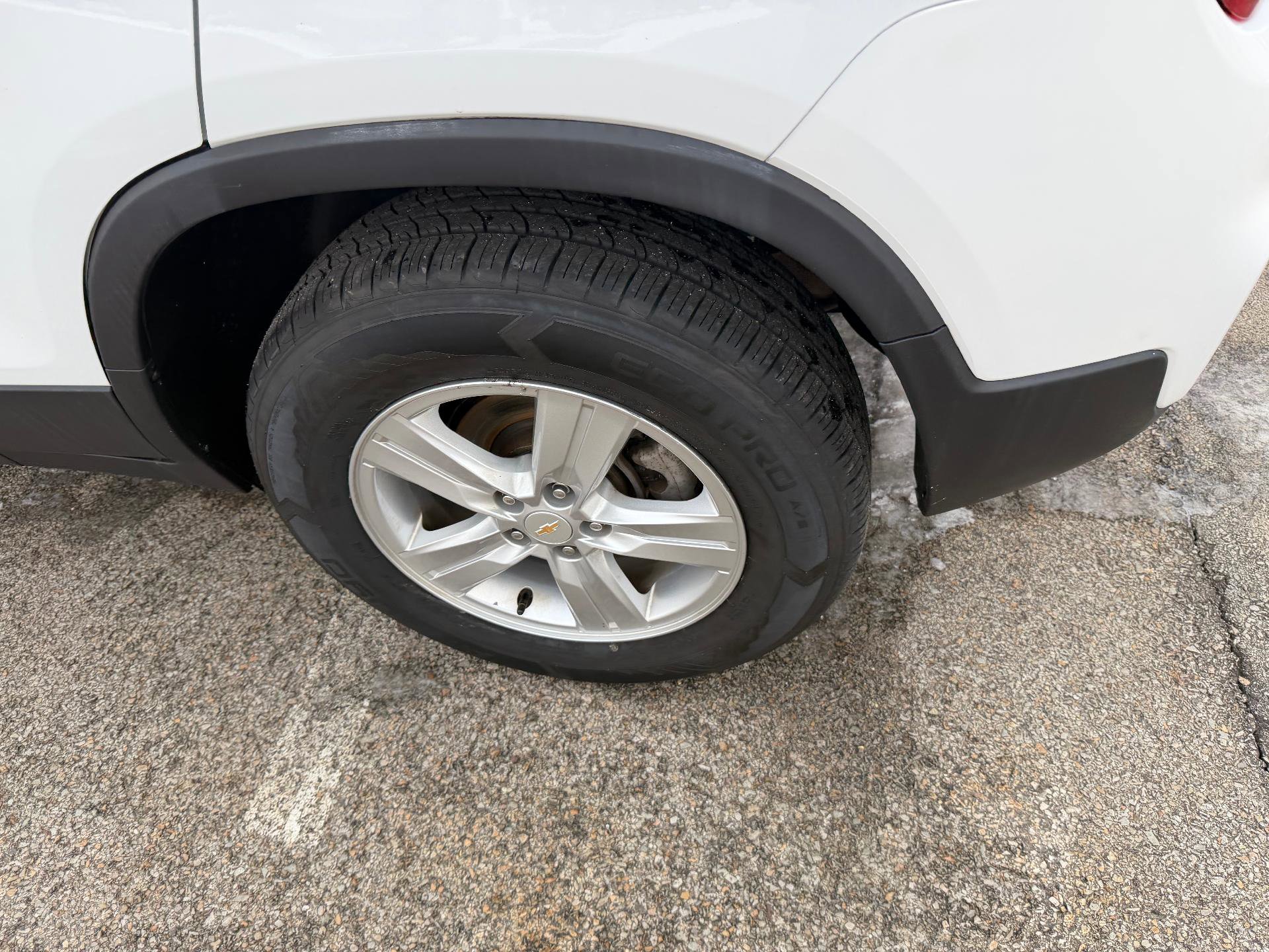Certified 2022 Chevrolet Trax LS w/ Tint and Cruise Package AWD/4WD image 13