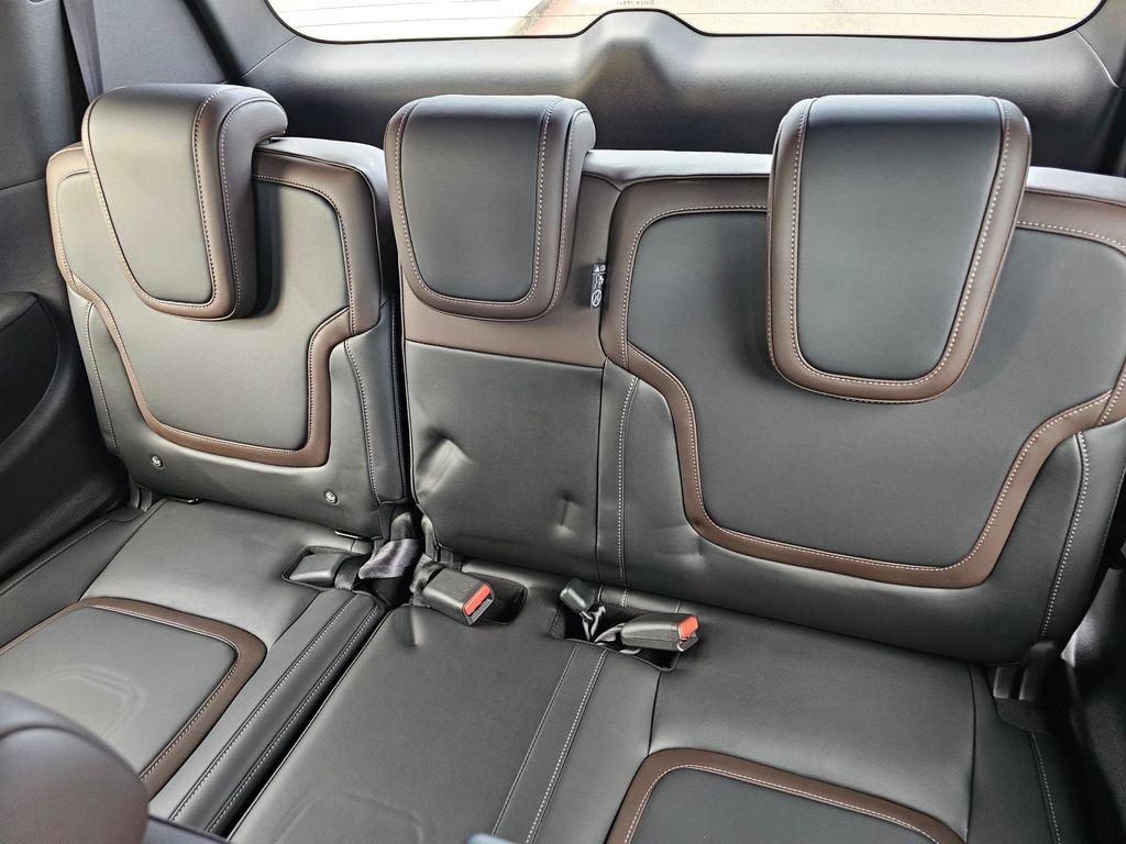 New 2026 Nissan Armada SL image 7