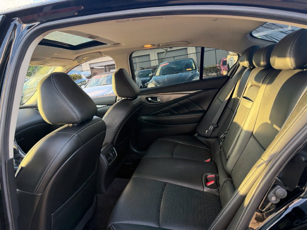Used 2019 INFINITI Q50 Signature Edition w/ Cargo Package (L96) RWD image 12