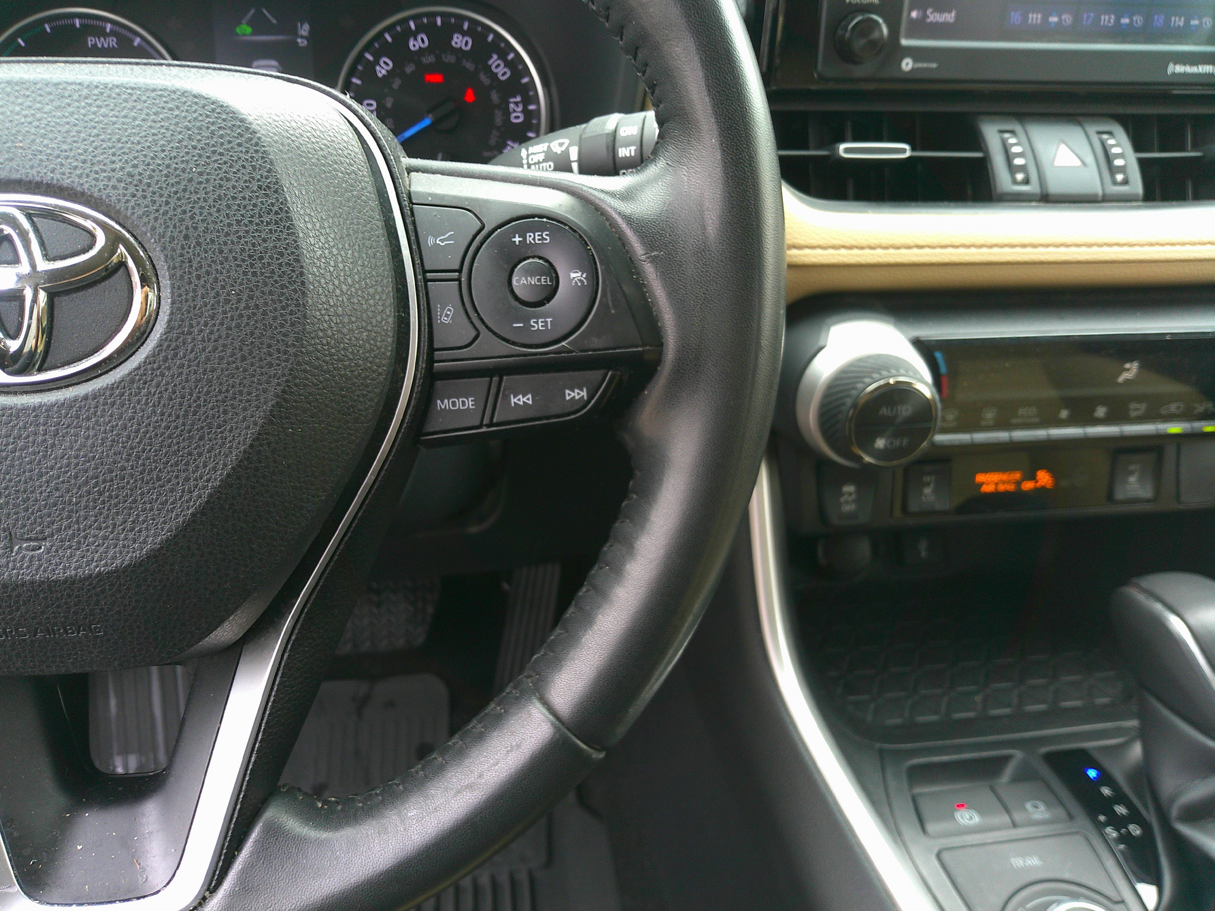 Used 2021 Toyota RAV4 XLE Premium image 21