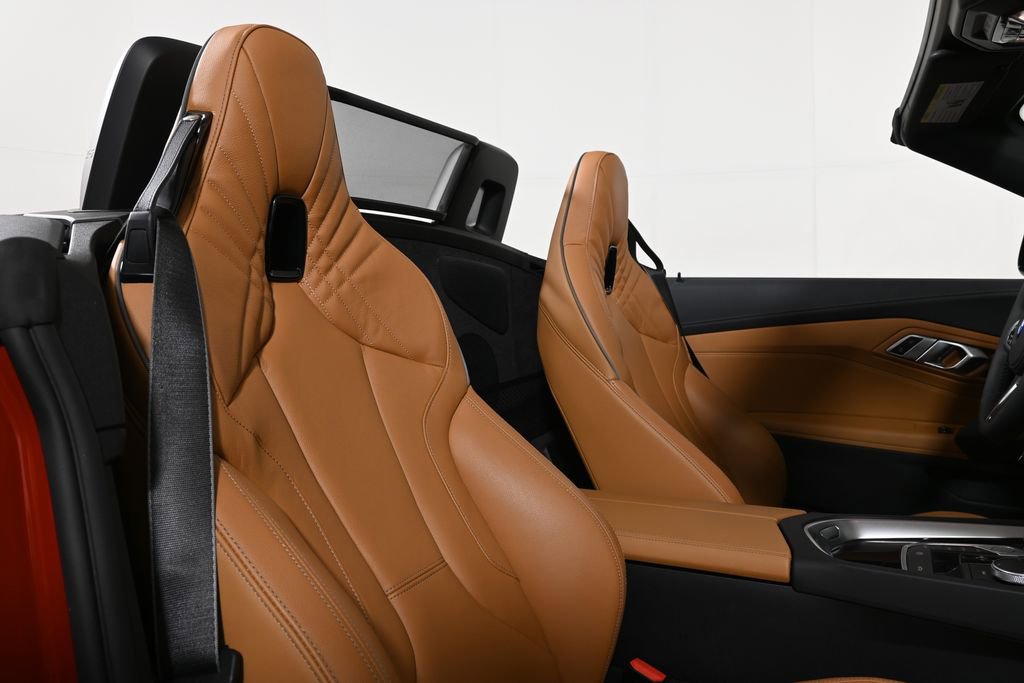 Used 2025 BMW Z4 M40i w/ Premium Package image 38