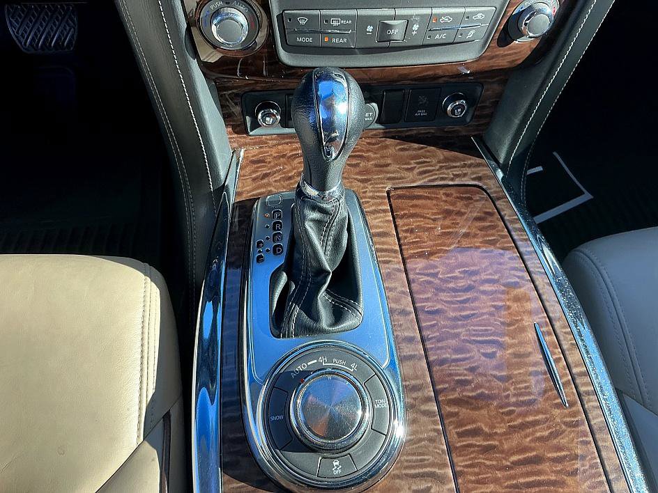 Used 2017 Nissan Armada Platinum w/ Interior Lighting Package image 19