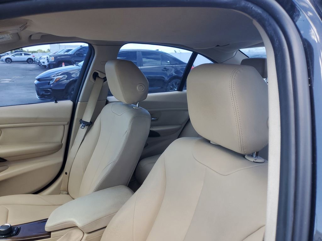 Used 2015 BMW 328i Sedan RWD image 16