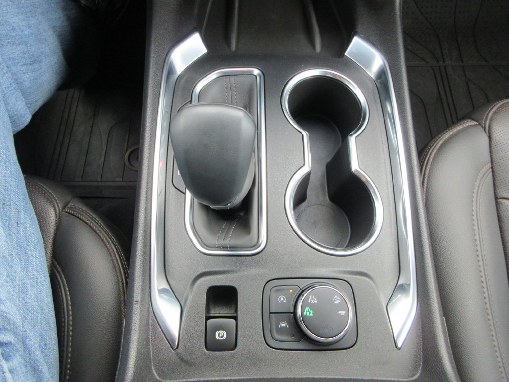 Used 2023 Chevrolet Traverse High Country AWD/4WD image 32