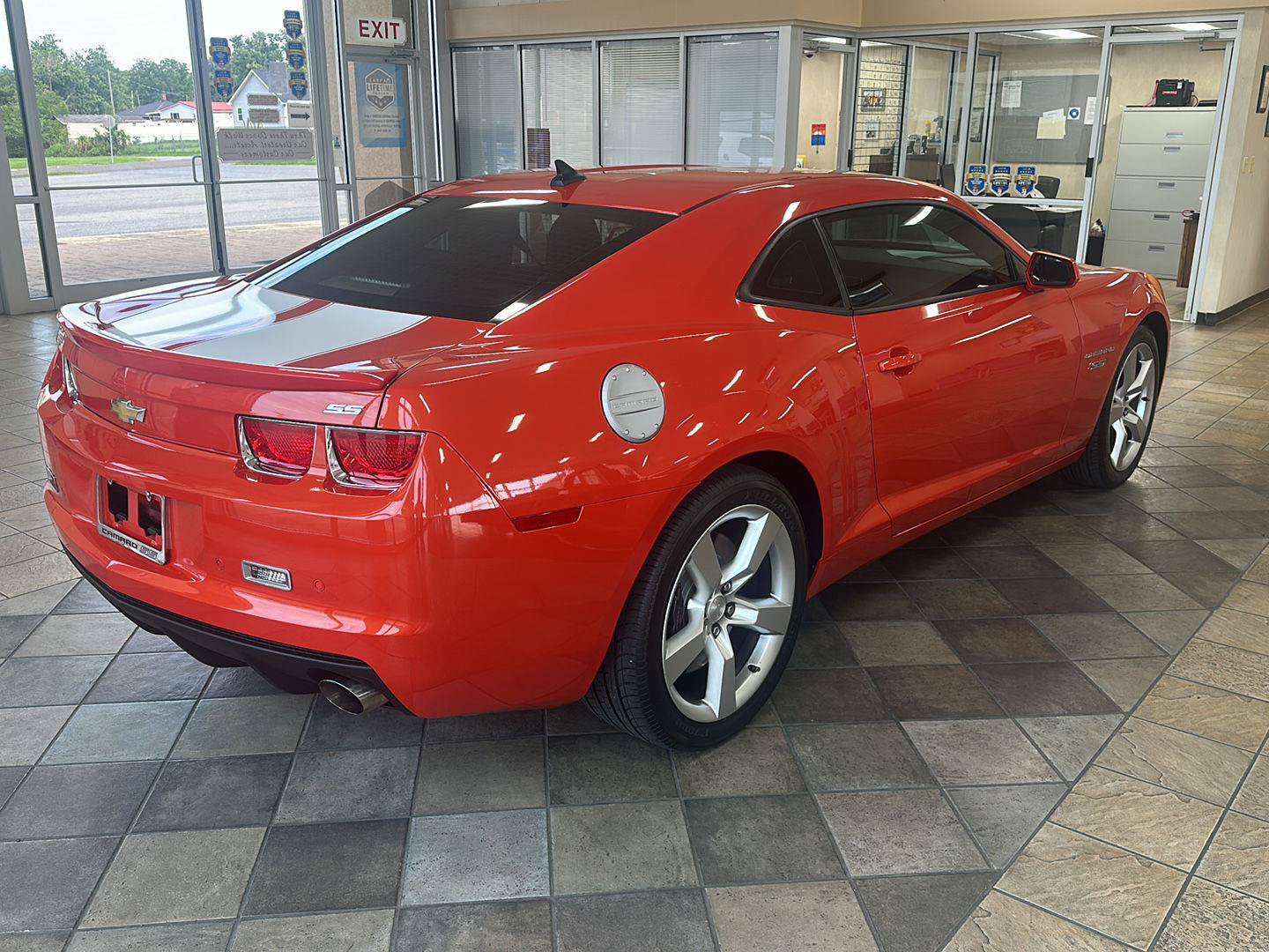 Used 2011 Chevrolet Camaro SS RWD image 7