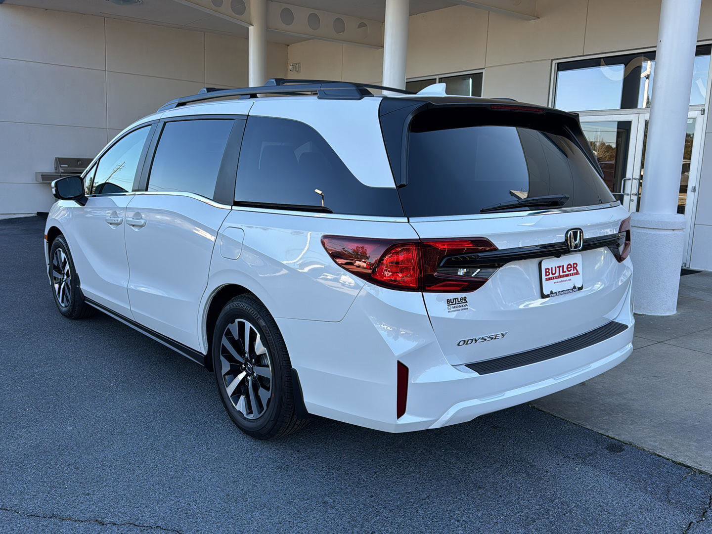 New 2026 Honda Odyssey EX-L image 3