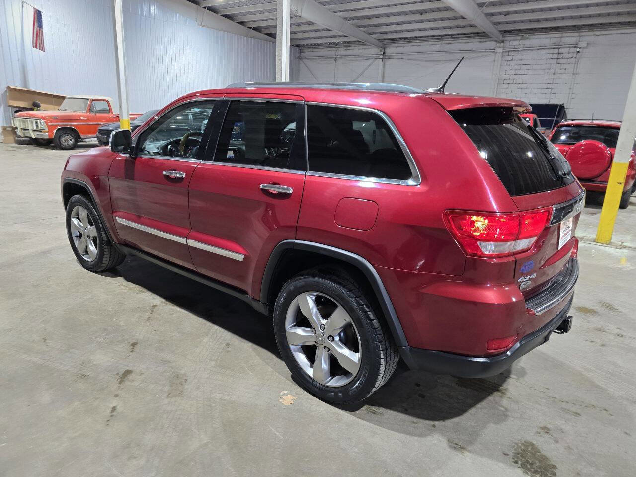 Used 2012 Jeep Grand Cherokee Overland image 8