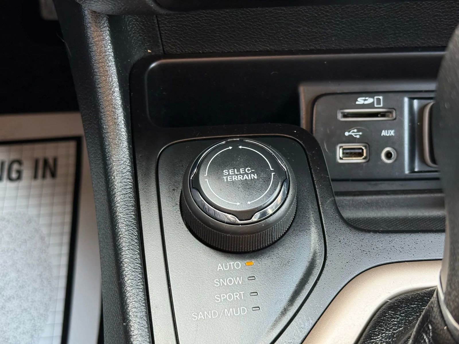 Used 2017 Jeep Cherokee Latitude w/ True North Edition image 32