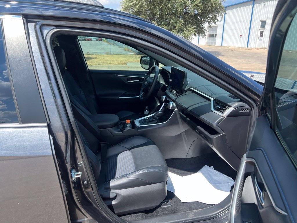 Used 2024 Toyota RAV4 XSE AWD/4WD image 39