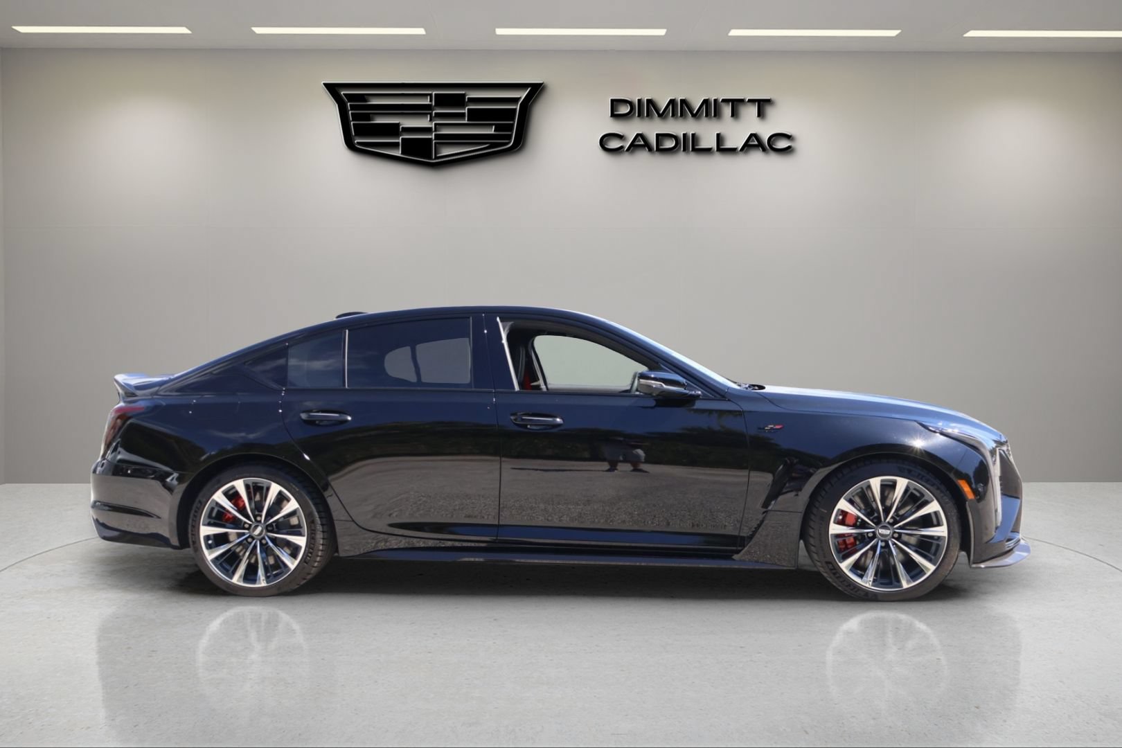 New 2026 Cadillac CT5 V Blackwing w/ Carbon Fiber 2 Package RWD image 4
