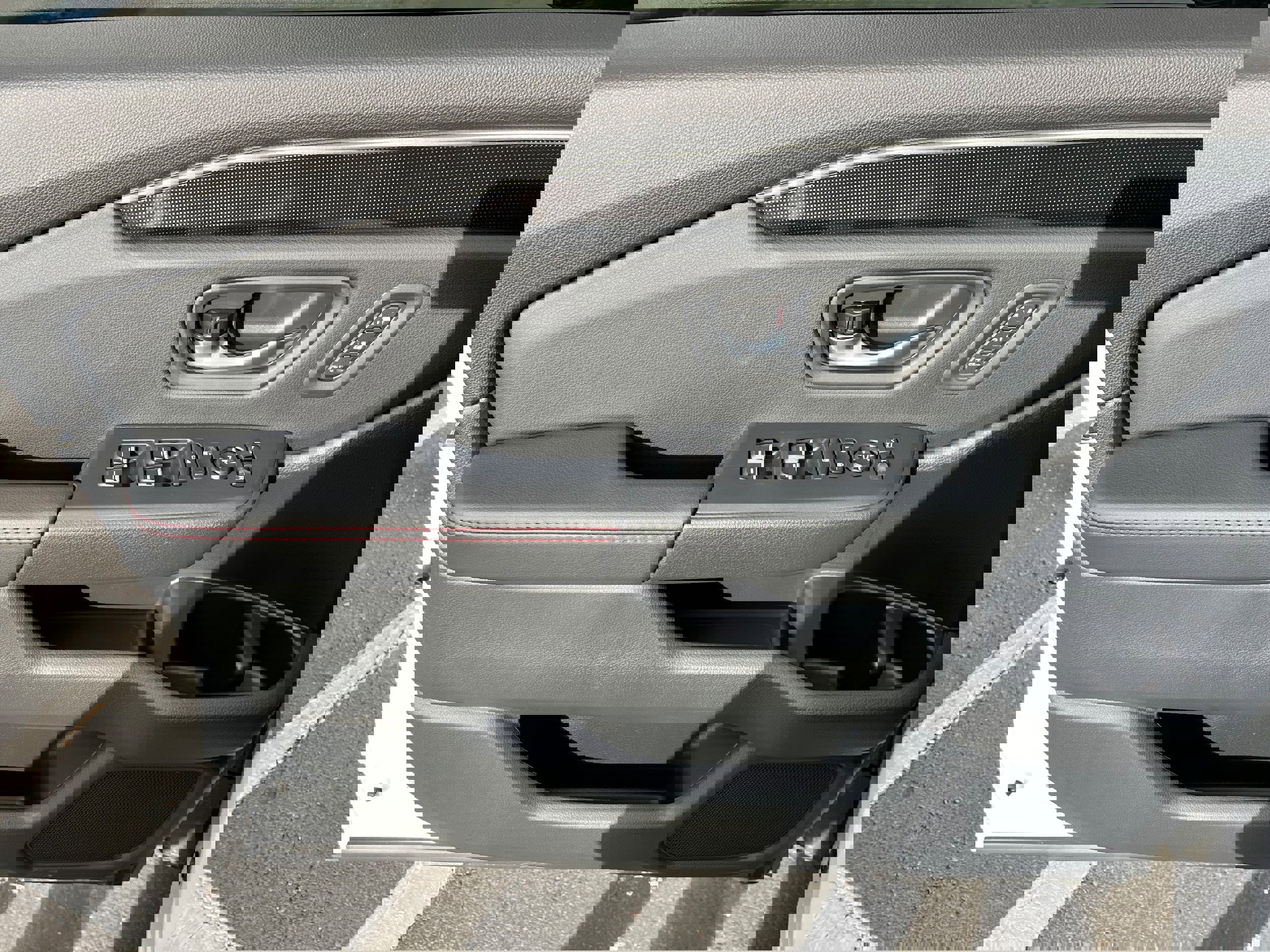 New 2025 Honda Pilot Black Edition image 9