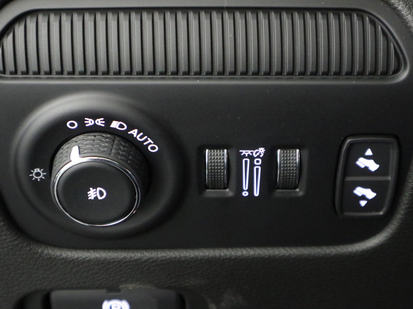 New 2024 Jeep Wagoneer 4WD w/ Convenience Group I image 34