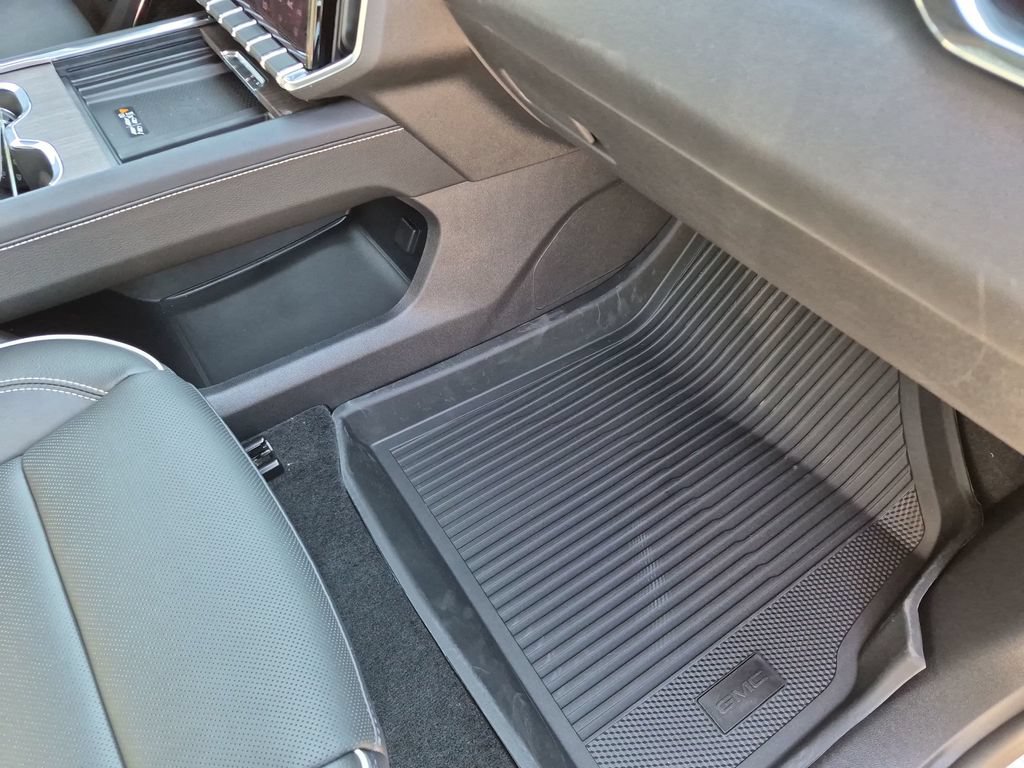 New 2027 GMC Acadia Denali w/ LPO, Floor Liner Package FWD image 40