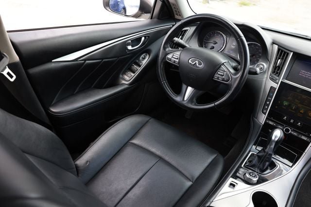 Used 2017 INFINITI Q50 Signature Edition w/ All Weather Package (L93) RWD image 23
