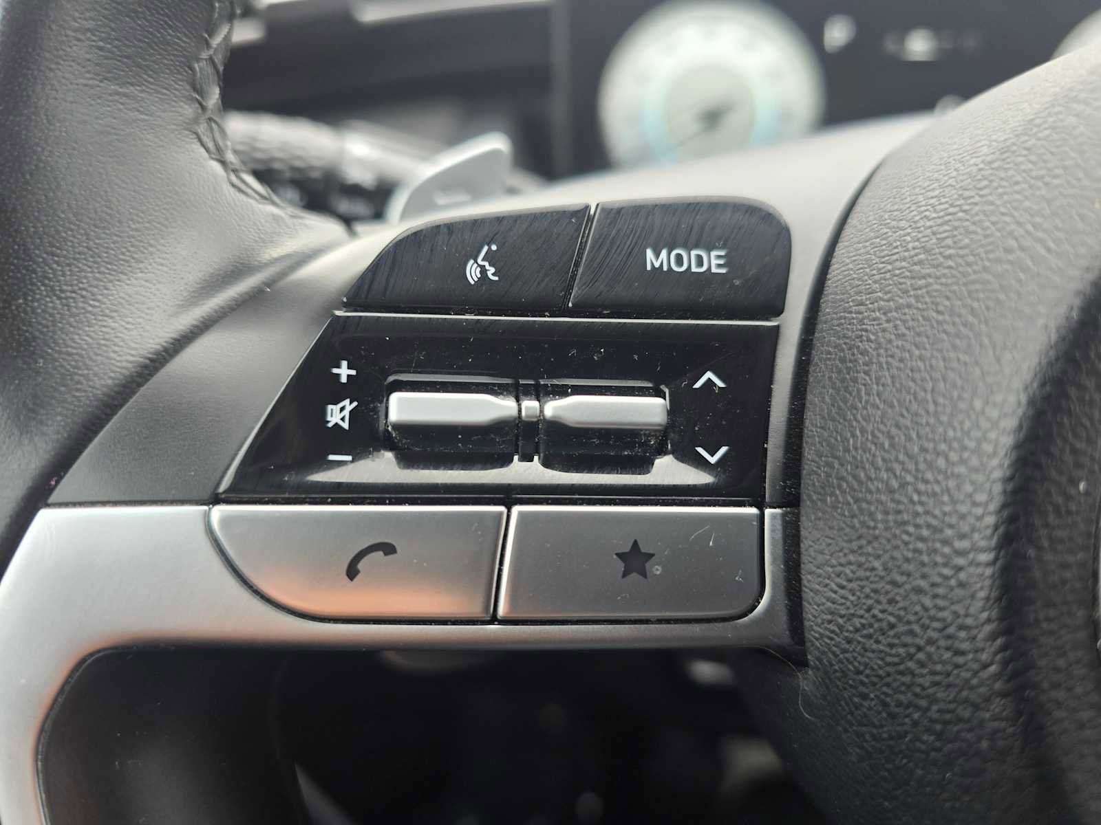 Used 2022 Hyundai Santa Cruz Limited image 32