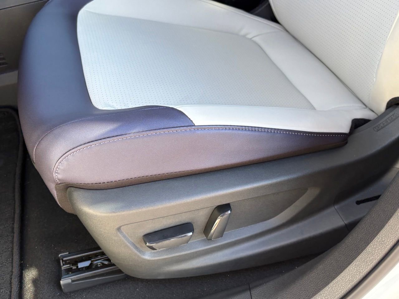 New 2026 Nissan Leaf SV+ w/ Floor Mat Package (SV+) image 20